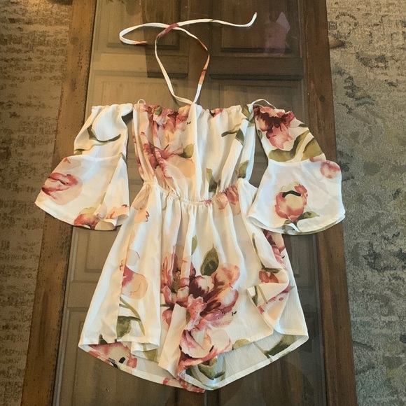 NEW Flowey flower romper - Picture 1 of 1